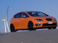 SEAT Leon 2010 photo