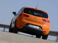 SEAT Leon 2010 photo